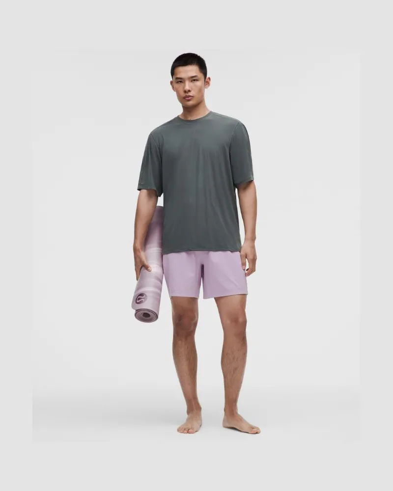 LULULEMON Nulu Yoga-Shorts im Classic Fit für Männer – 18 cm – Größe in Lilac Play Lilac