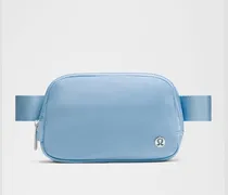 Everywhere Gürteltasche Größe in Dreamy Blue/Silver