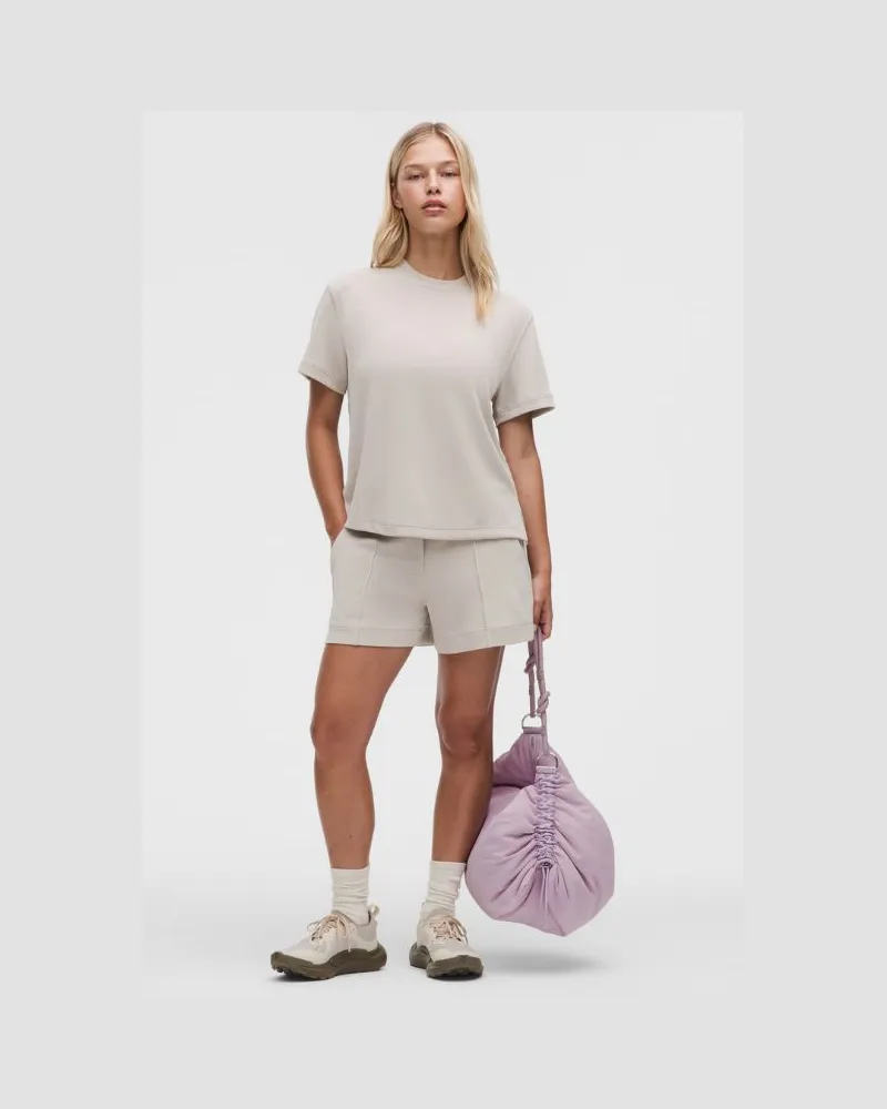 LULULEMON Leichte Softstreme Pintuck-Shorts mit mittelhohem Bund für Frauen – 10 cm – Khaki – Größe Downtown
