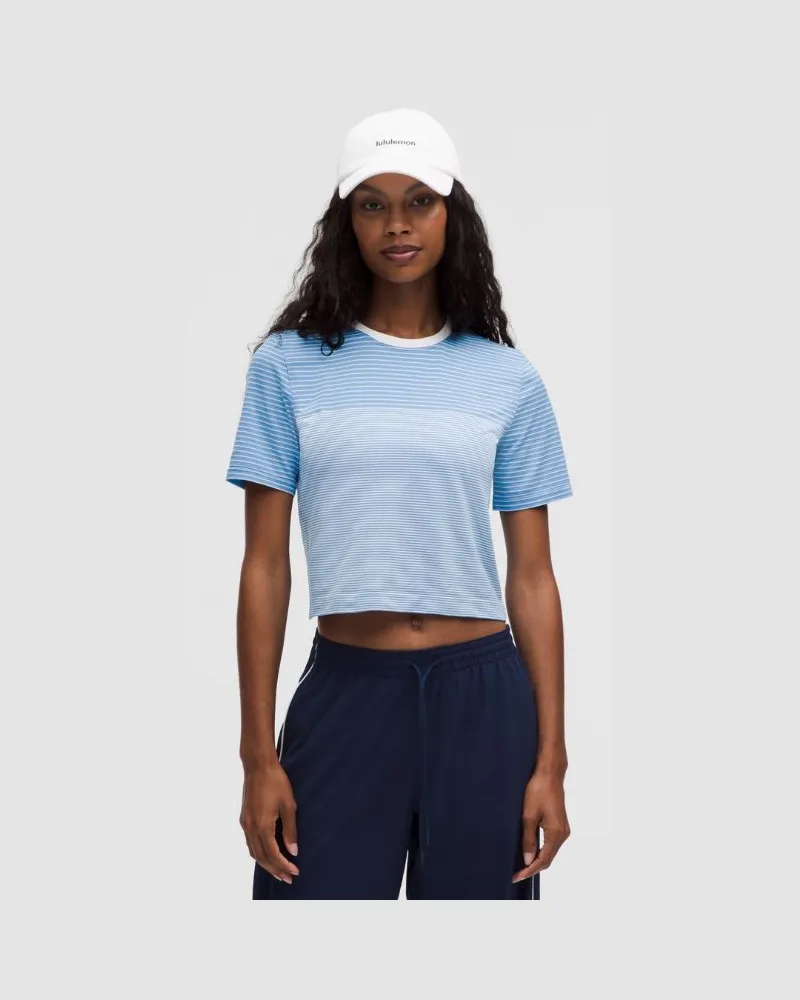 LULULEMON Nahtloses Crop-T-Shirt im Classic Fit mit Matrosenstreifen für Frauen – Größe in Pool Party/White Pool