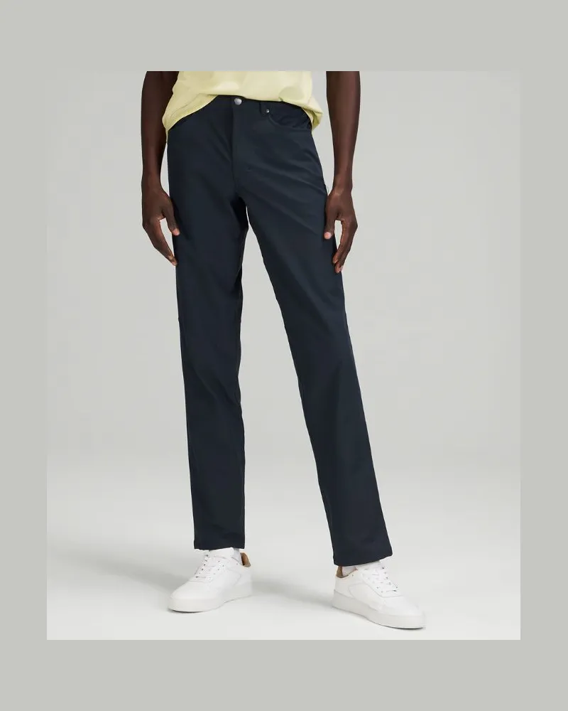 LULULEMON ABC Hose im Classic Fit mit 5 Taschen Warpstreme für Männer – 81 cm – Größe in True Navy True