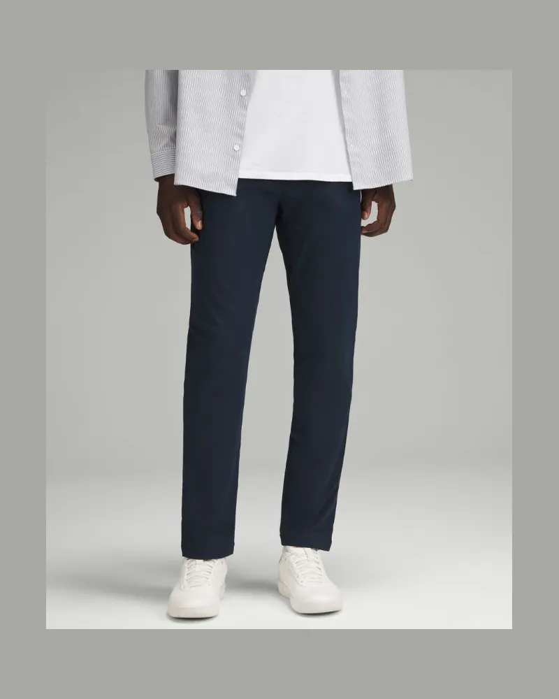 LULULEMON ABC Hose im Classic Fit mit 5 Taschen Warpstreme für Männer – 81 cm – Größe in True Navy True