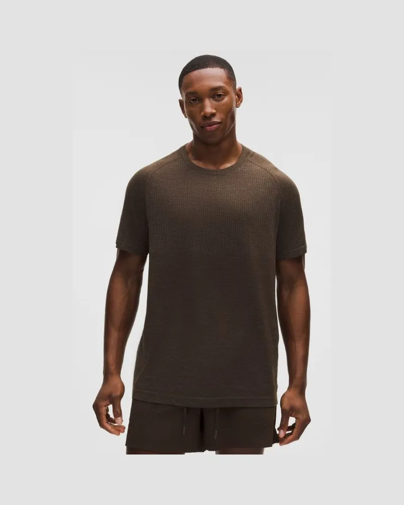 LULULEMON Metal Vent Tech T-Shirt für Männer – Größe in Nomad/Walnut Crunch Nomad