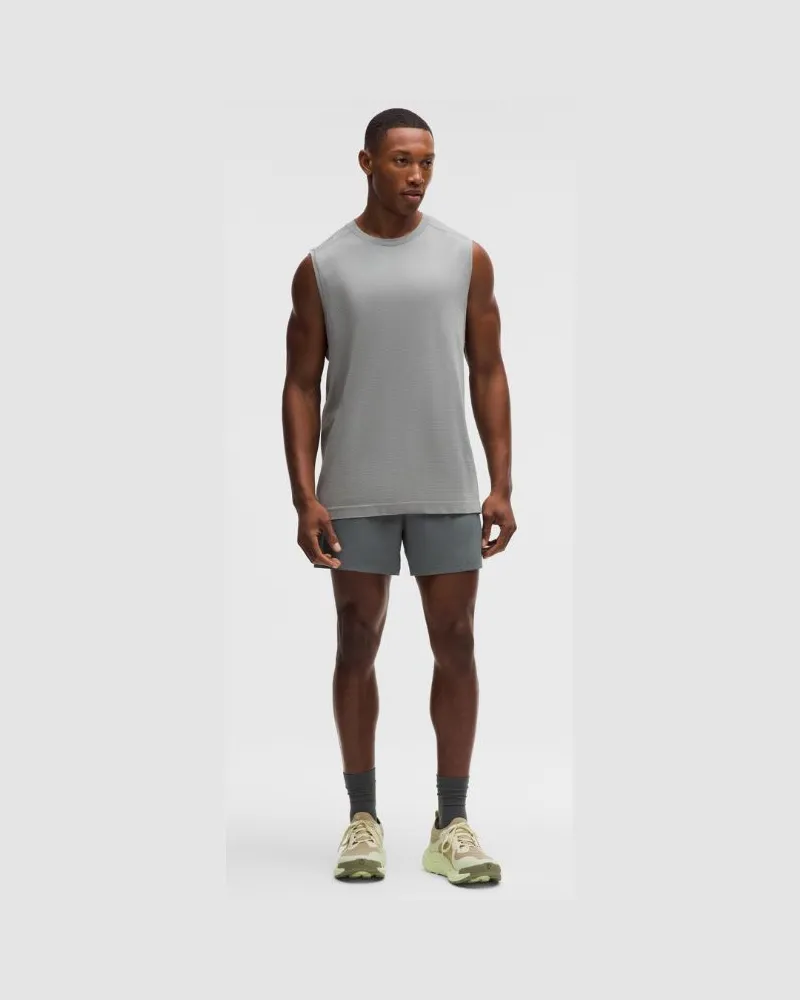 LULULEMON Pace Breaker Shorts ohne Liner für Männer – 13 cm – Größe in Onyx Grey Onyx