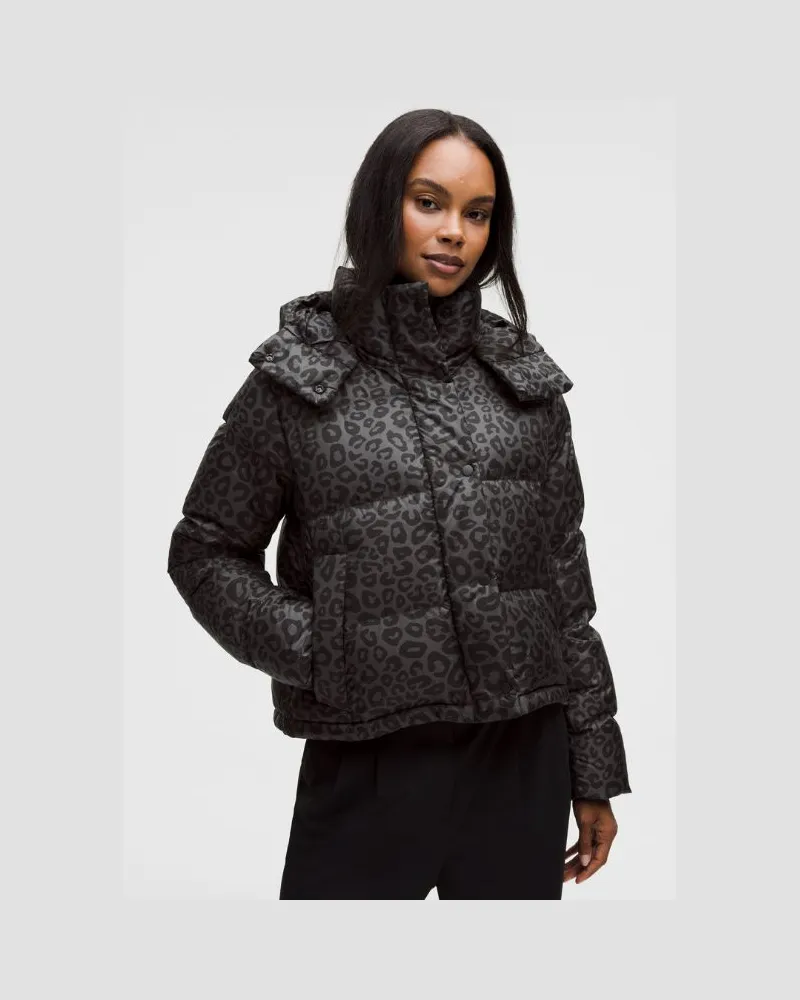 LULULEMON Crop-Pufferjacke aus Daunen mit Füllkraft 600 Print für Frauen – Größe in Leopardo Shift Graphite Grey Multi Leopardo