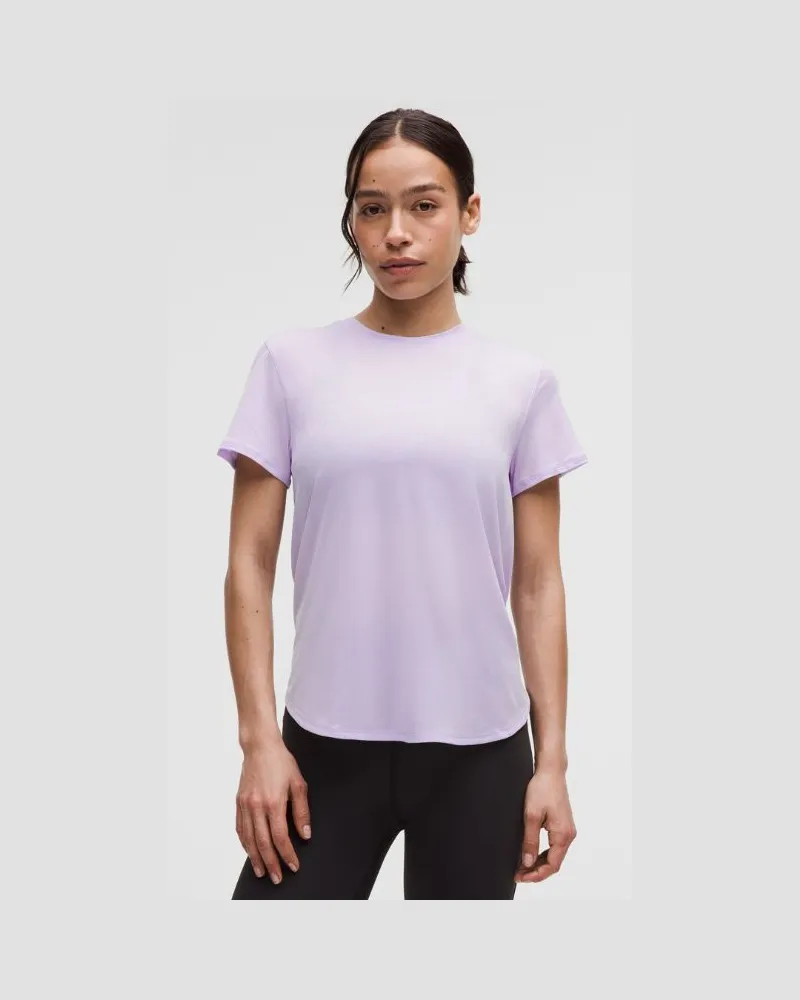 LULULEMON Leichtes Trainings-T-Shirt mit geteilter Rückseite für Frauen – Größe in Lavender Frost Lavender