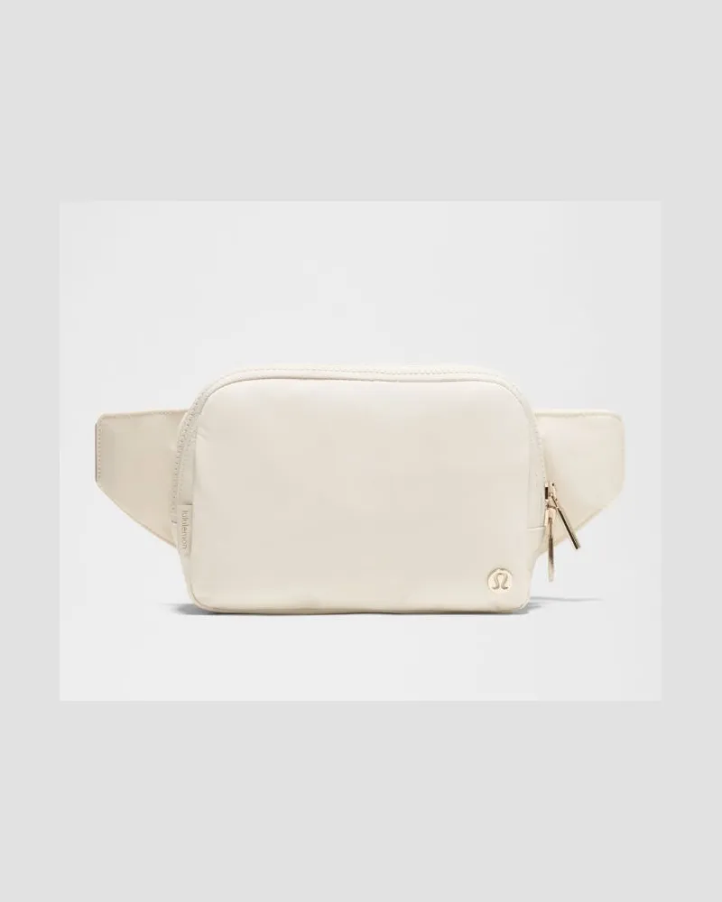 LULULEMON Everywhere Gürteltasche Groß Größe in Light Ivory/Gold Light