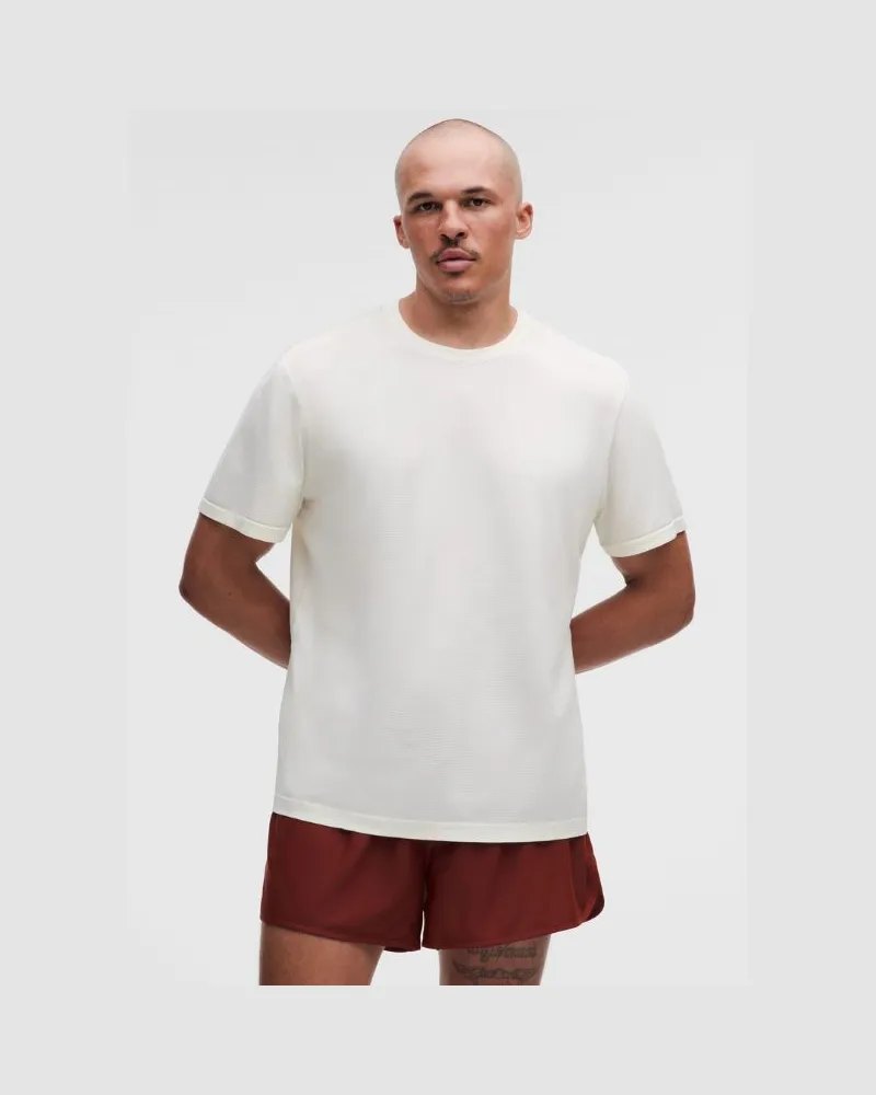 LULULEMON Metal Vent Tech Kurzarmshirt im Relaxed Fit Training für Männer – Größe in Coconut Ivory/White Coconut
