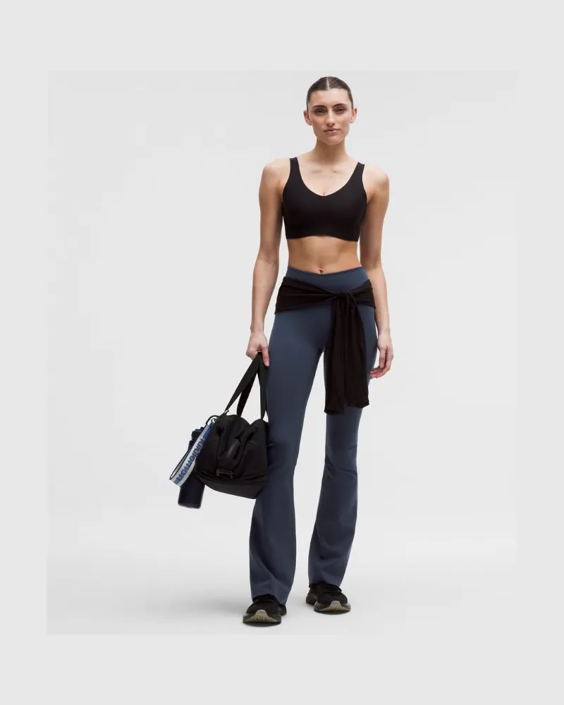 LULULEMON Glow Up V-Back Flared Pant für Frauen – Größe in Club Blue Club
