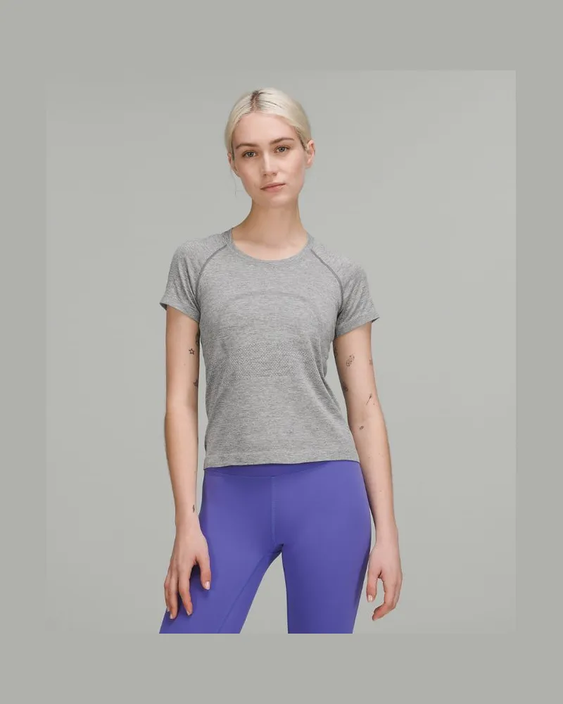 LULULEMON Swiftly Tech Kurzarmshirt 2.0 Taillenlänge für Frauen – Größe in Slate/White Slate