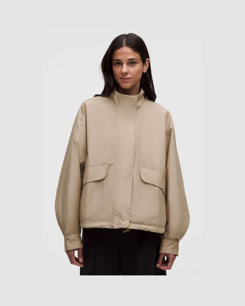 LULULEMON Wendbare Oversized-Jacke mit Kordelzug im Saum für Frauen – Größe in Light Ivory/Wacky Khaki Light