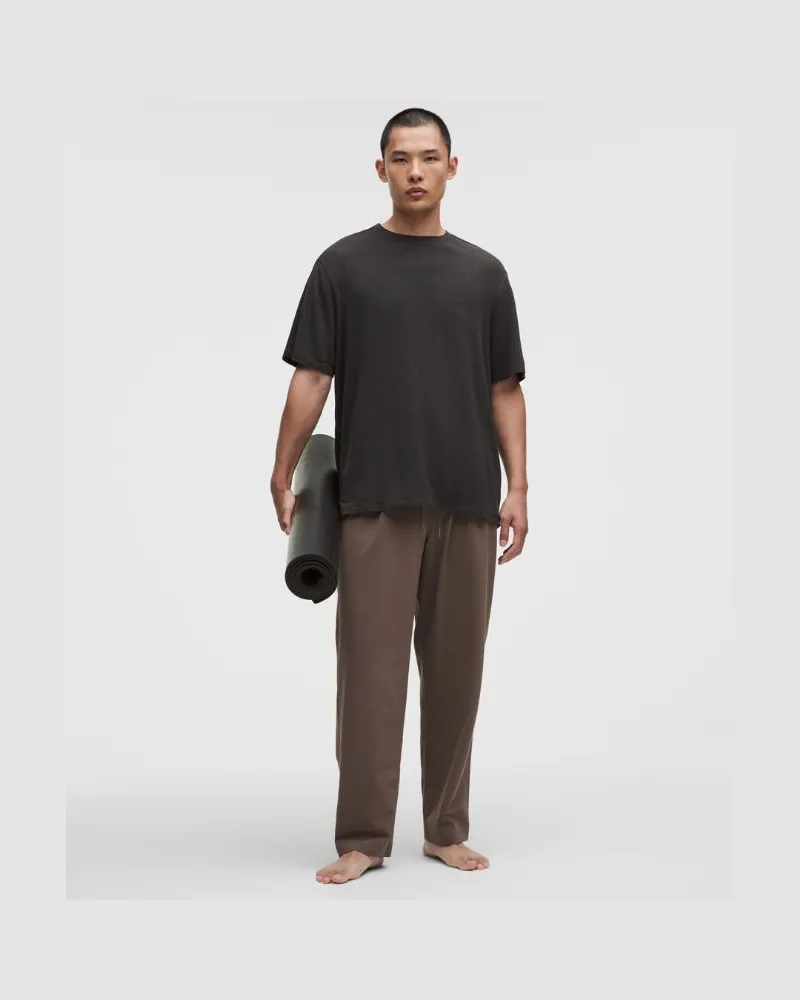 LULULEMON Balancer Hose im Relaxed Fit Normale Länge für Männer – Größe in Pinecone Pinecone