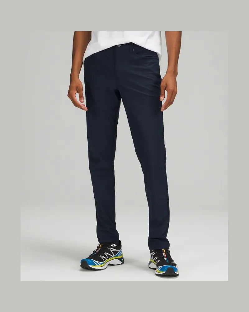 LULULEMON ABC Hose im Slim Fit mit 5 Taschen Warpstreme für Männer – 94 cm – Größe in True Navy True