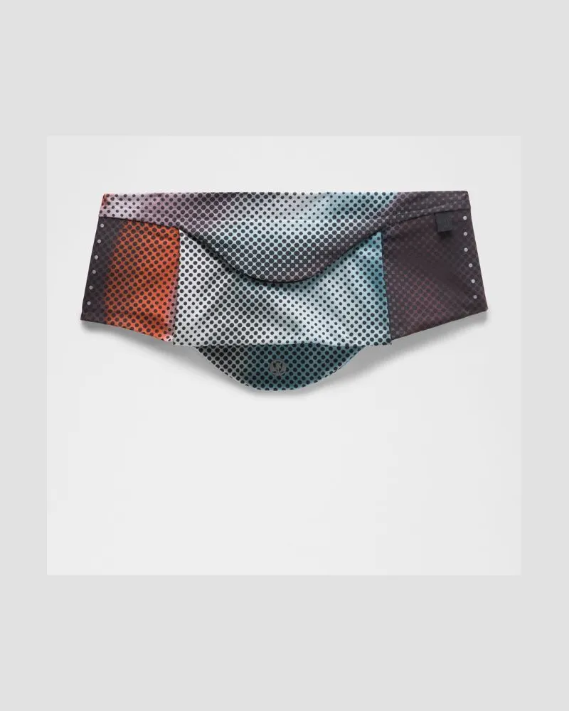 LULULEMON Go Further Neck Cooler in Speed Flux Mini Multi Speed