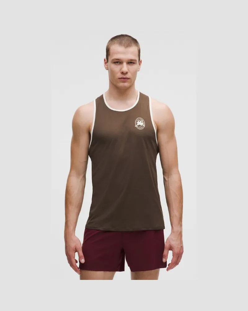 LULULEMON Fast and Free Tanktop mit perforierten Streifen Run Crew 1998 für Männer – Größe in Walnut Crunch Walnut