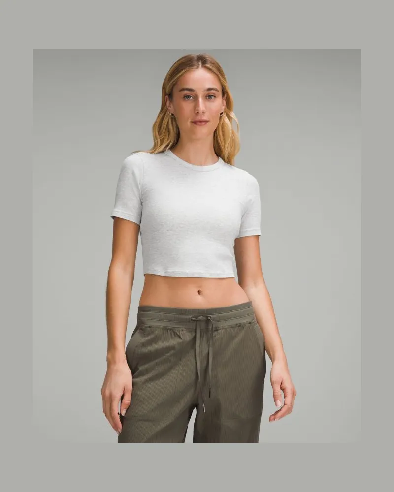 LULULEMON Hold Tight Crop-T-Shirt mit geradem Saum für Frauen – Größe in Heathered Core Ultra Light Grey Heathered