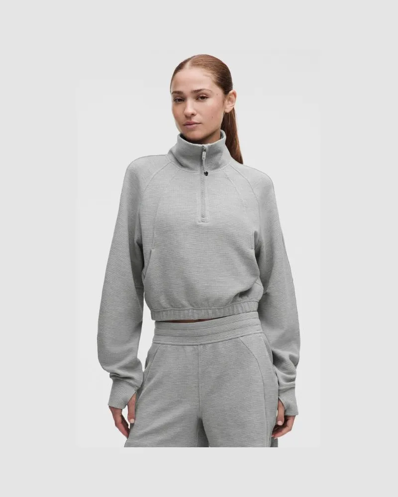 LULULEMON Scuba-Crop-Sweatshirt mit Trichterkragen und halblangem Reißverschluss Waffelstrick für Frauen – Größe in Heathered Core Medium Grey Heathered
