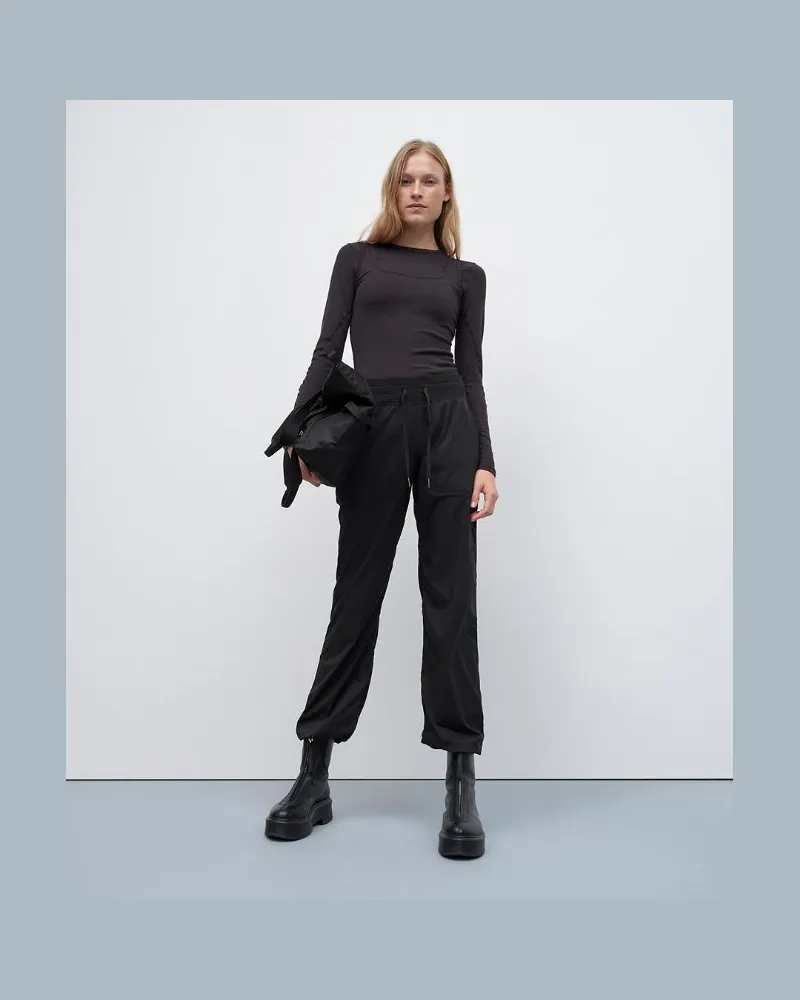 LULULEMON Dance Studio Hose mit mittelhohem Bund Normale Länge für Frauen – Größe in Black Black
