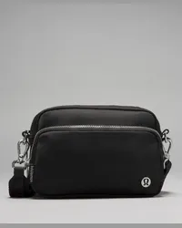 LULULEMON Everywhere Crossbody-Tasche 2 l Metallbeschläge Black