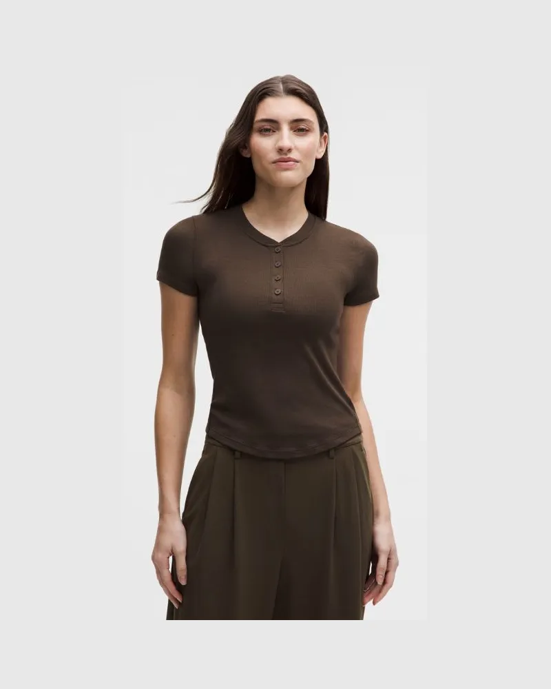 LULULEMON Hold Tight Henley-Kurzarmshirt für Frauen – Größe in Walnut Crunch Walnut