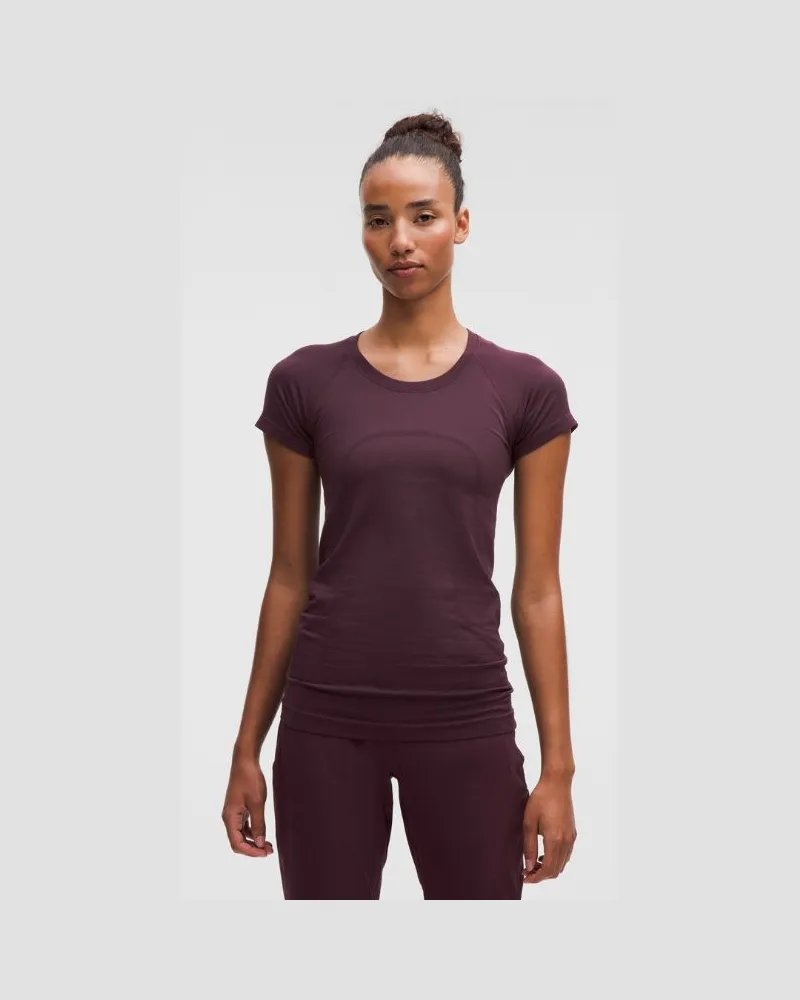 LULULEMON Swiftly Tech Kurzarmshirt 2.0 Hüftlänge für Frauen – Größe in Black Plum Black