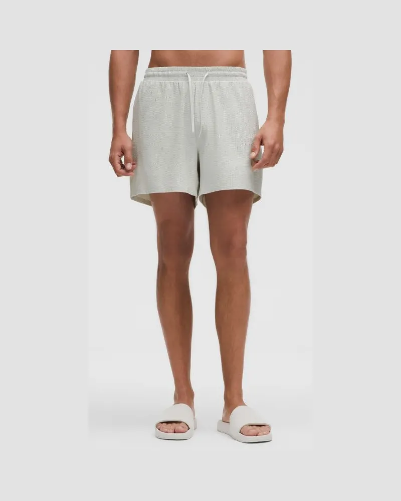 LULULEMON Strukturierte Schwimmshorts Ohne Liner für Männer – 13 cm – Größe in Simple Stripe Vapor Simple