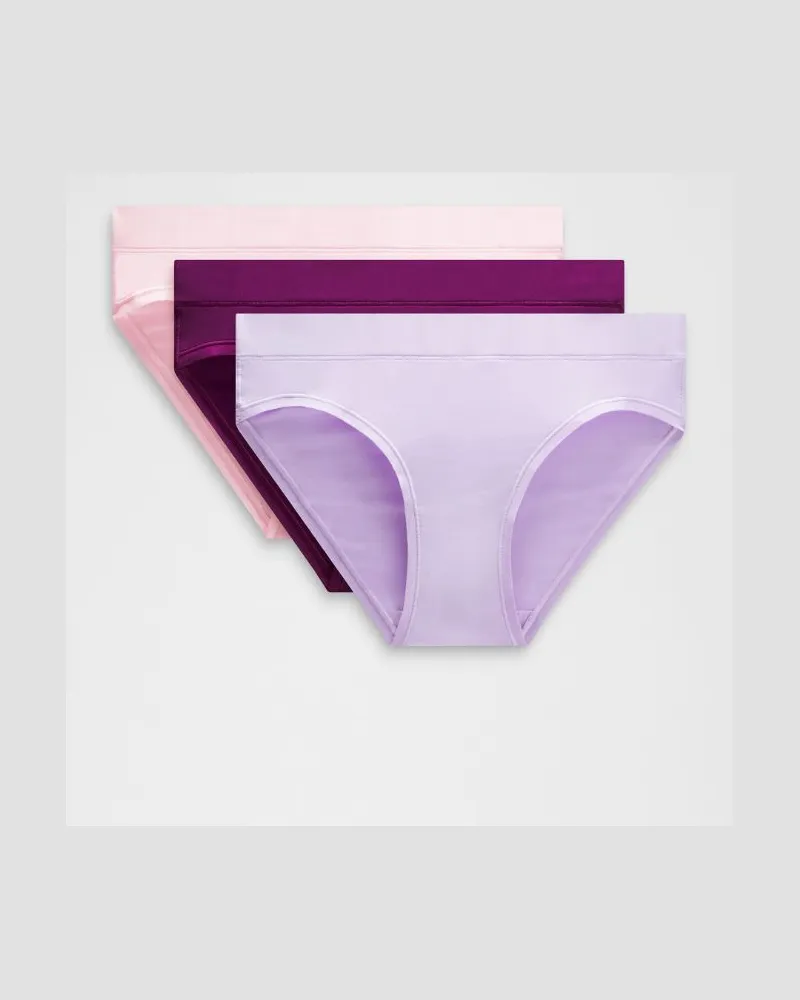 LULULEMON UnderEase Bikini-Unterwäsche mit mittelhohem Bund 3er-Pack für Frauen – Größe in Lavender Frost/Pink Organza/Chilled Grape Lavender