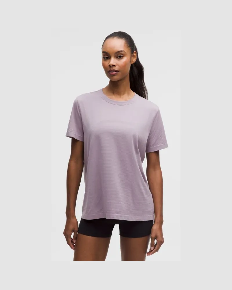 LULULEMON Swiftly Relaxed Kurzarmshirt e Passform für Frauen – Größe in Lotus Lavender Lotus
