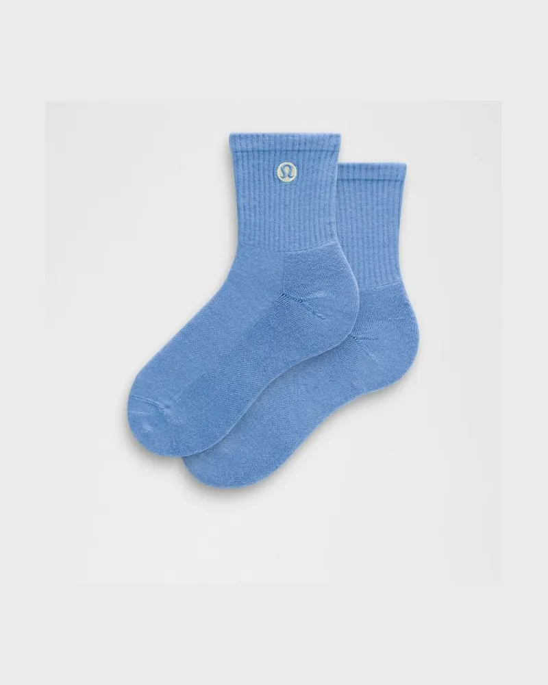 LULULEMON Daily Essential Knöchelhohe Socken Unisex – Größe in Pool Party Pool