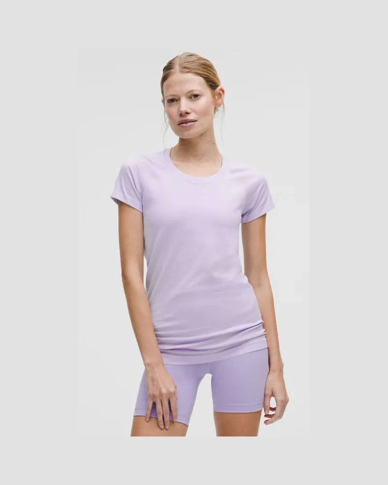LULULEMON Swiftly Tech Kurzarmshirt 2.0 Hüftlänge für Frauen – Größe in Lavender Frost Lavender
