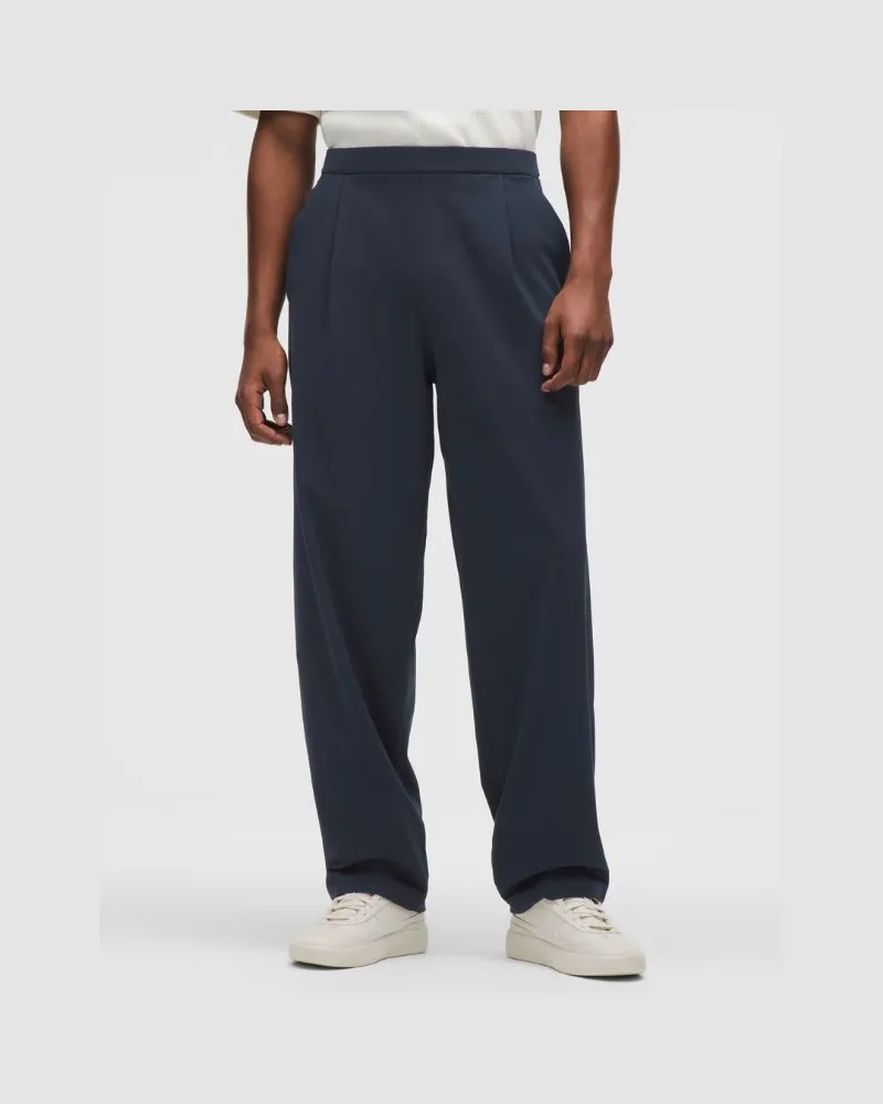 LULULEMON Daydrift Faltenhose im Relaxed Fit Normale Länge für Männer – Größe in True Navy True