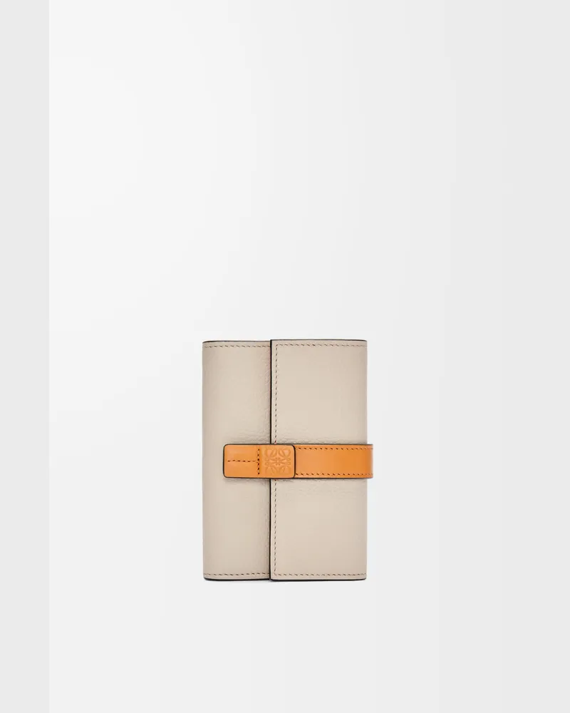 Loewe Small Vertical Wallet In Soft Grained Leather skin Mujer Light