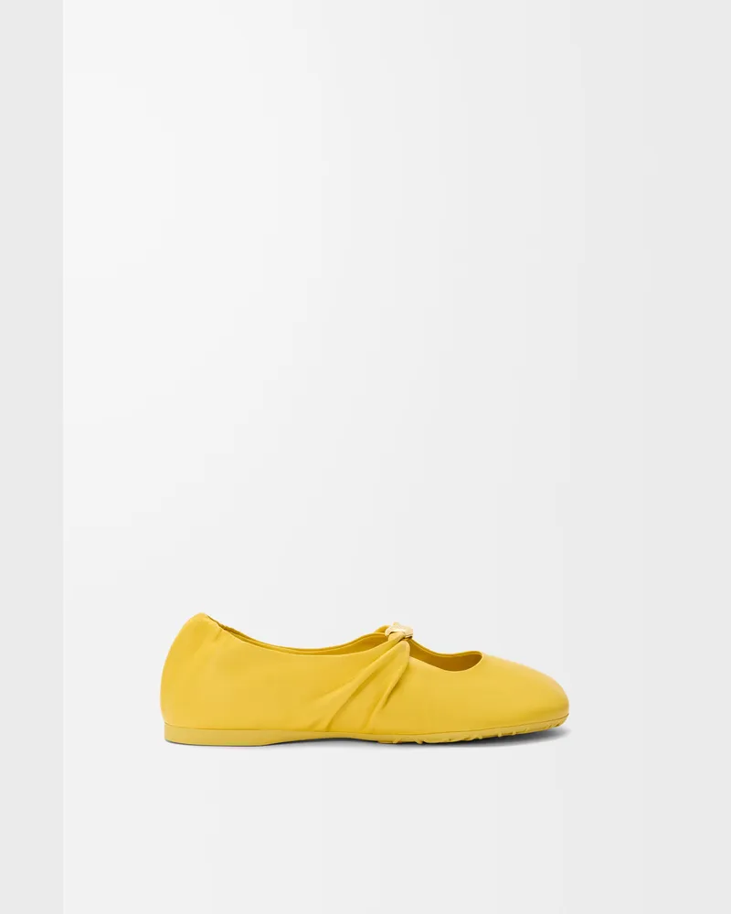 Loewe Pebble Soft Ballerina In Nappa Lambskin Size Mujer Dandelion