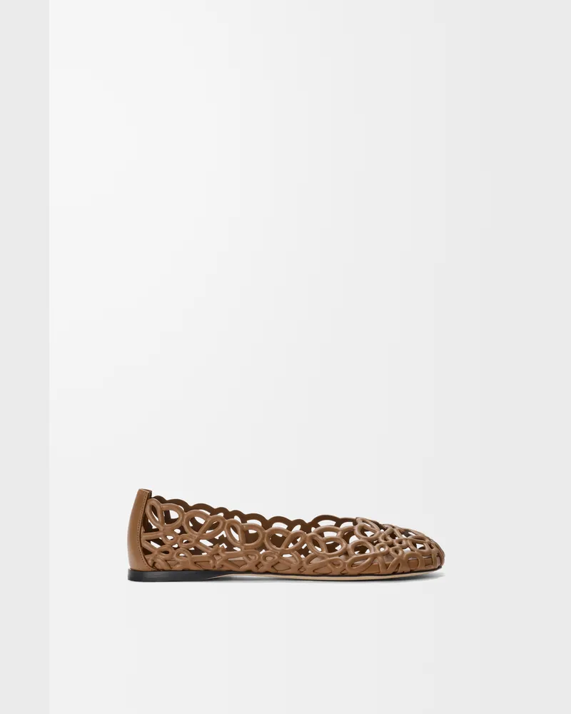 Loewe Petal Anagram Ballerina In Lambskin Size Mujer Oak