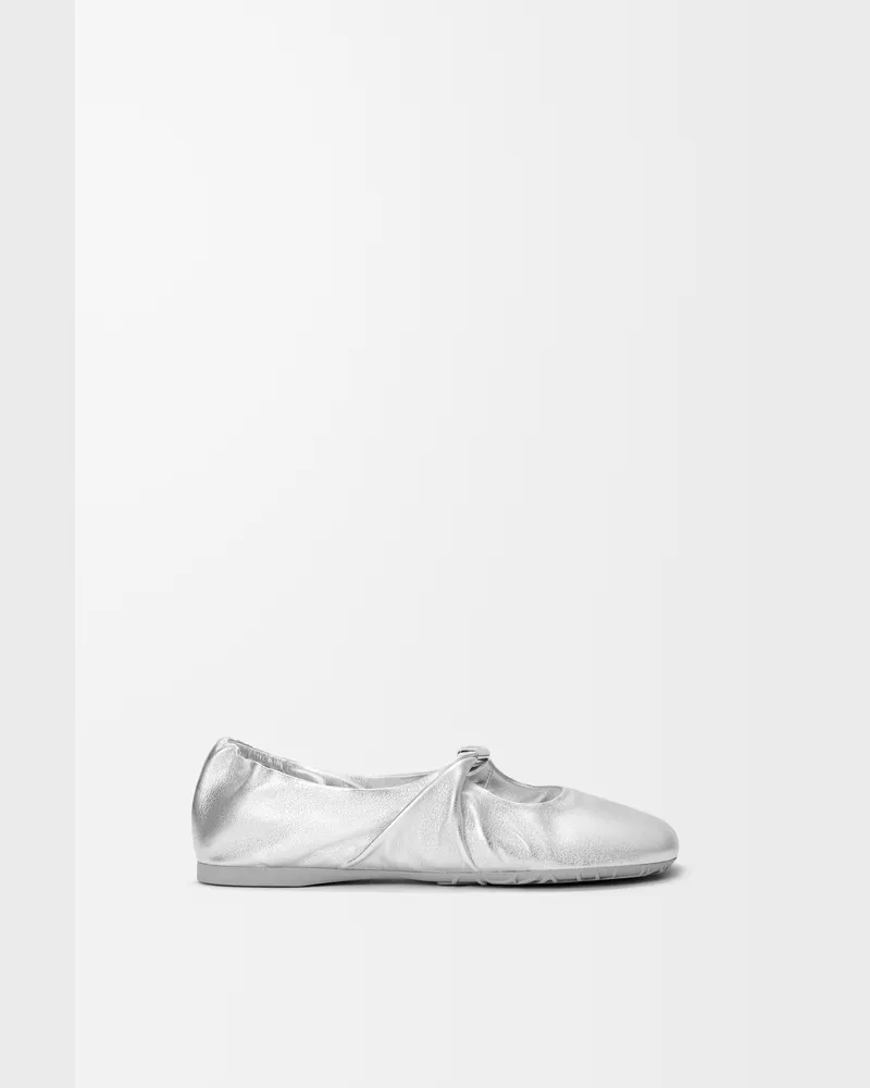 Loewe Pebble Soft Ballerina In Laminated Nappa Lambskin Size Mujer Silver