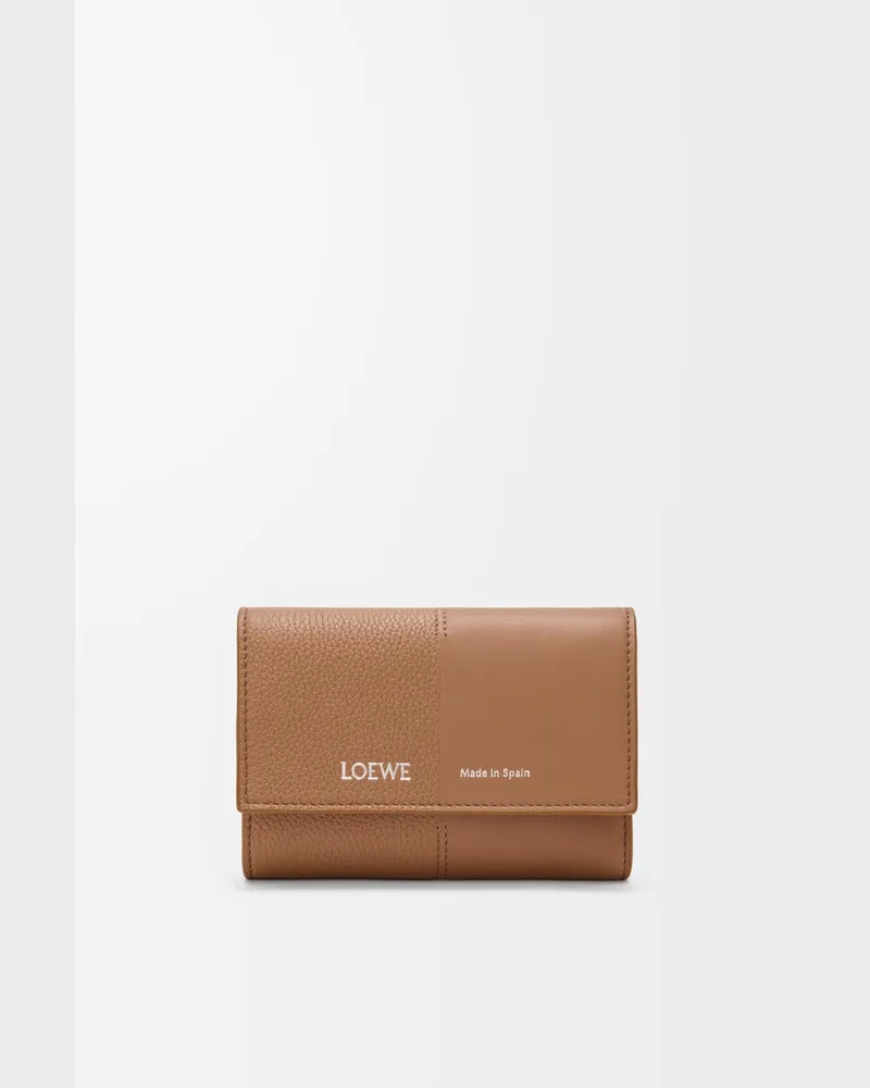 Loewe Small Vertical Wallet In Smooth And Grained Leather skin Mujer Mocha