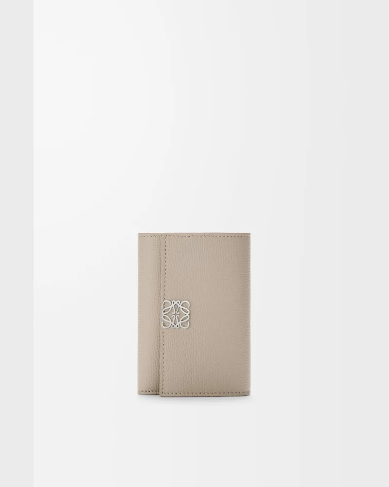 Loewe Anagram Small Vertical Wallet In Pebble Grained Leather skin Mujer Clay