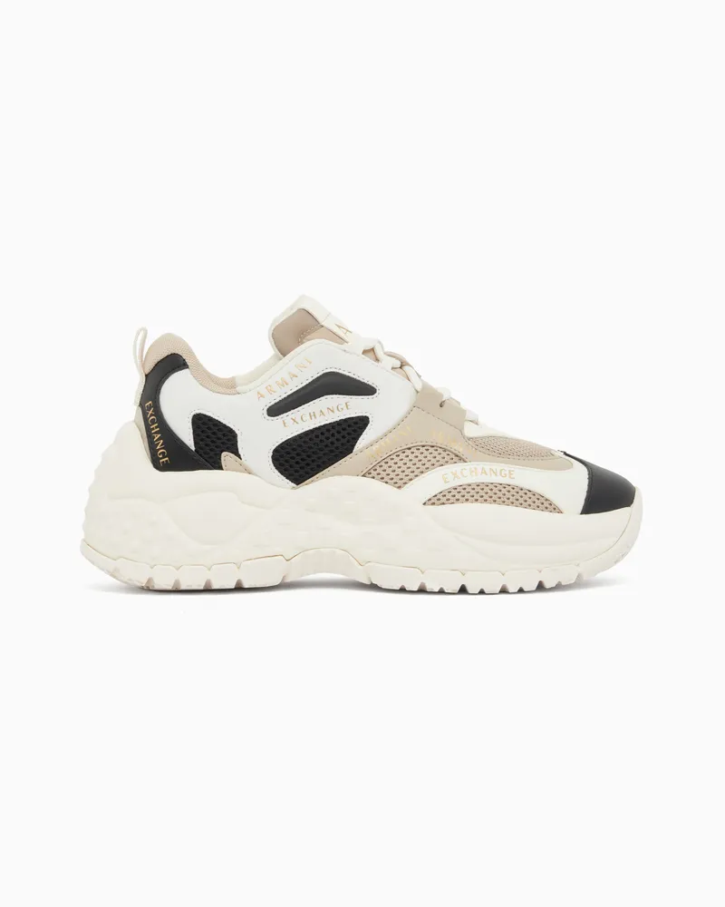 Armani Exchange Sneaker aus Mesh und Nylon mit einer klobigen Gummisohle Weiß