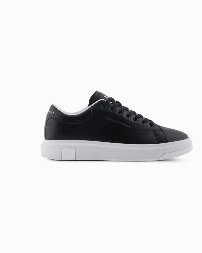 Armani Exchange Sneaker aus Glattleder mit Schnürung und einer Gummisohle Schwarz