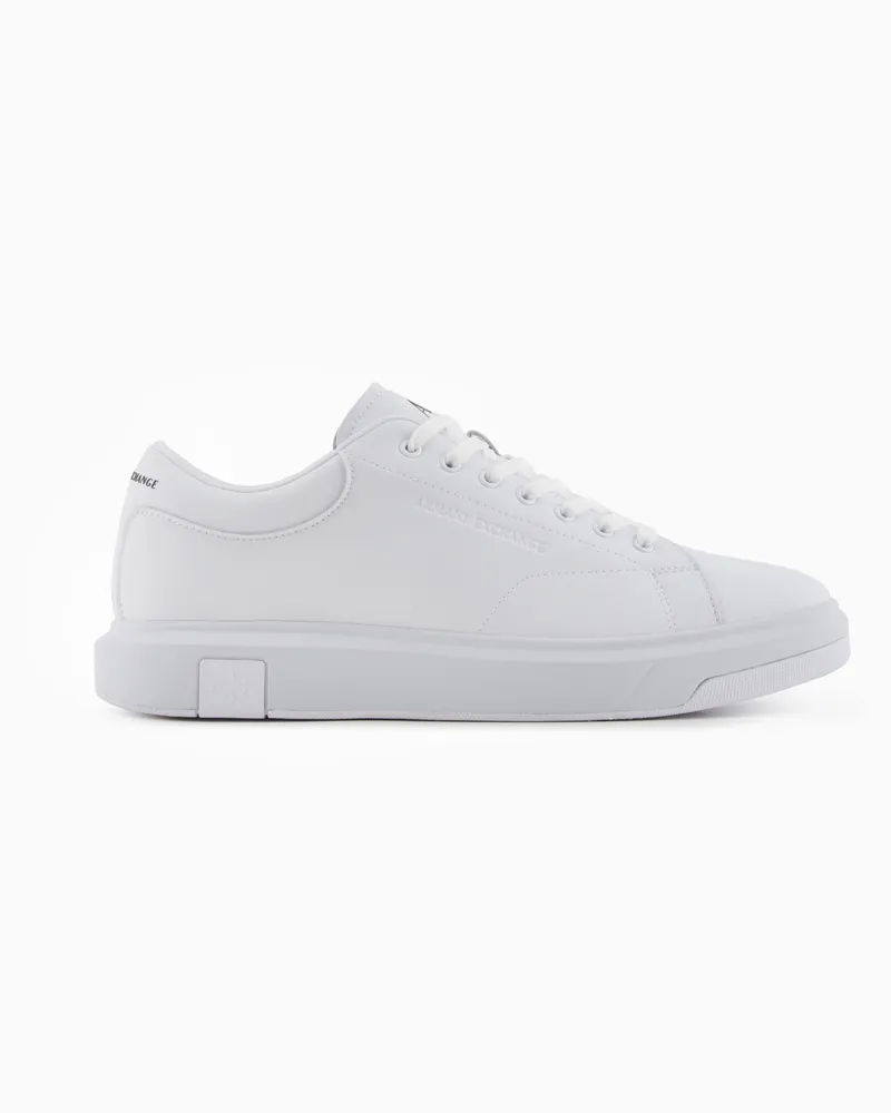 Armani Exchange Sneaker aus Glattleder mit Schnürung und einer Gummisohle Weiß