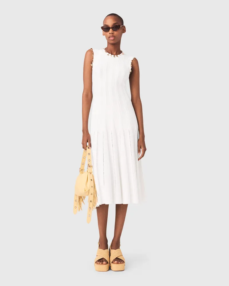 Maje Strickkleid Mit Goldschmuck Weiß