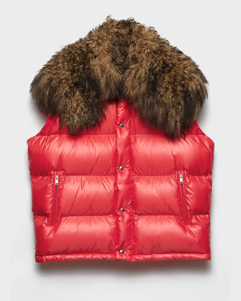 Prada Daunenweste aus Re-Nylon und Shearling Rot