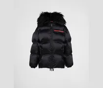 Daunenjacke aus technischem Re-Nylon