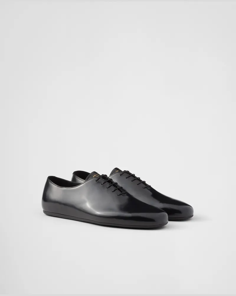 Prada Schnürschuhe aus gebürstetem Leder Schwarz