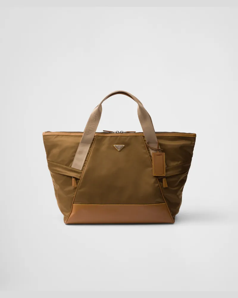 Prada Weekender aus Re-Nylon und Leder Korkbeige