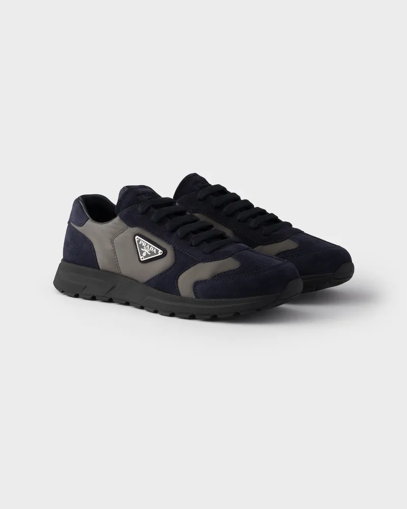 Prada Prax-Sneaker aus Wildleder und Re-Nylon Blau
