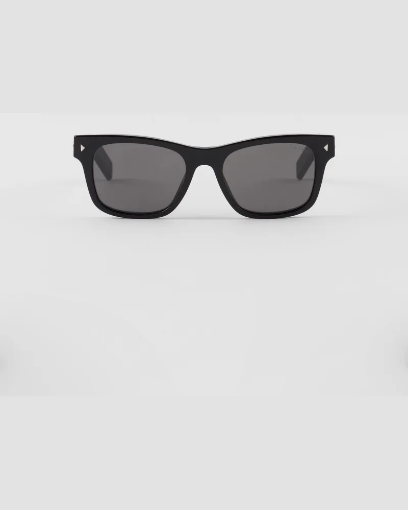 Prada Sonnenbrille mit ikonischer Plakette aus Metall Gläser
