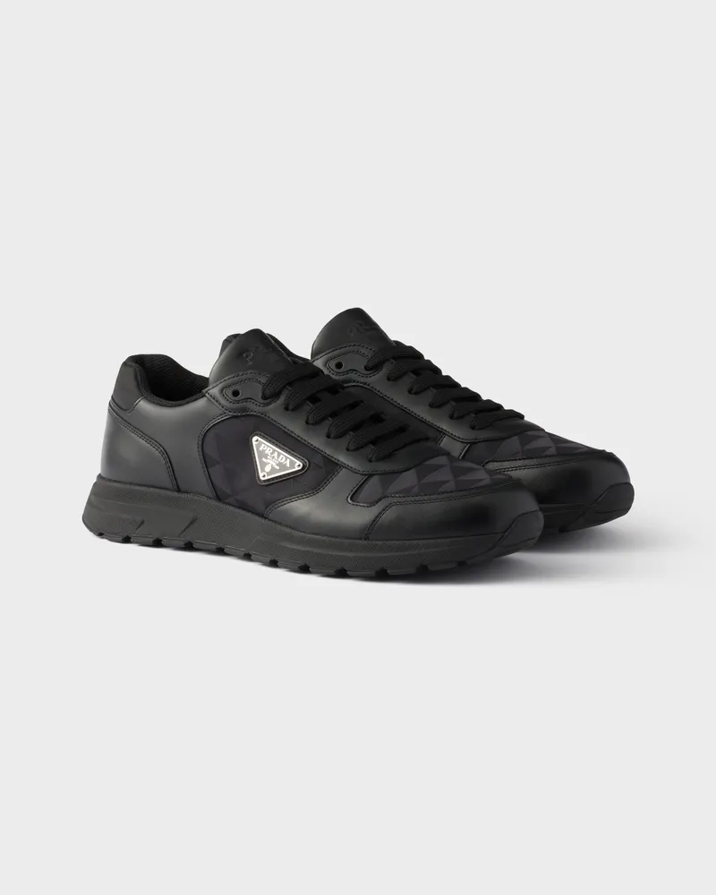 Prada Prax 2.0 Sneaker aus Re-Nylon und Leder Schwarz