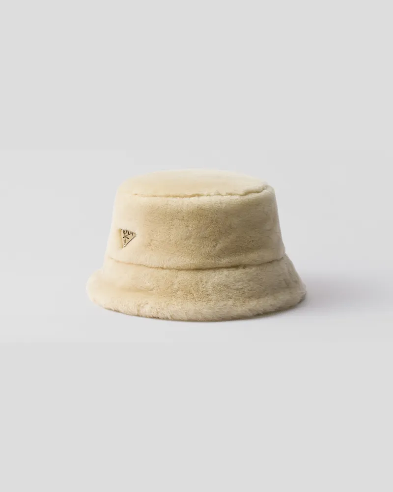 Prada Fischerhut aus Shearling Ecru