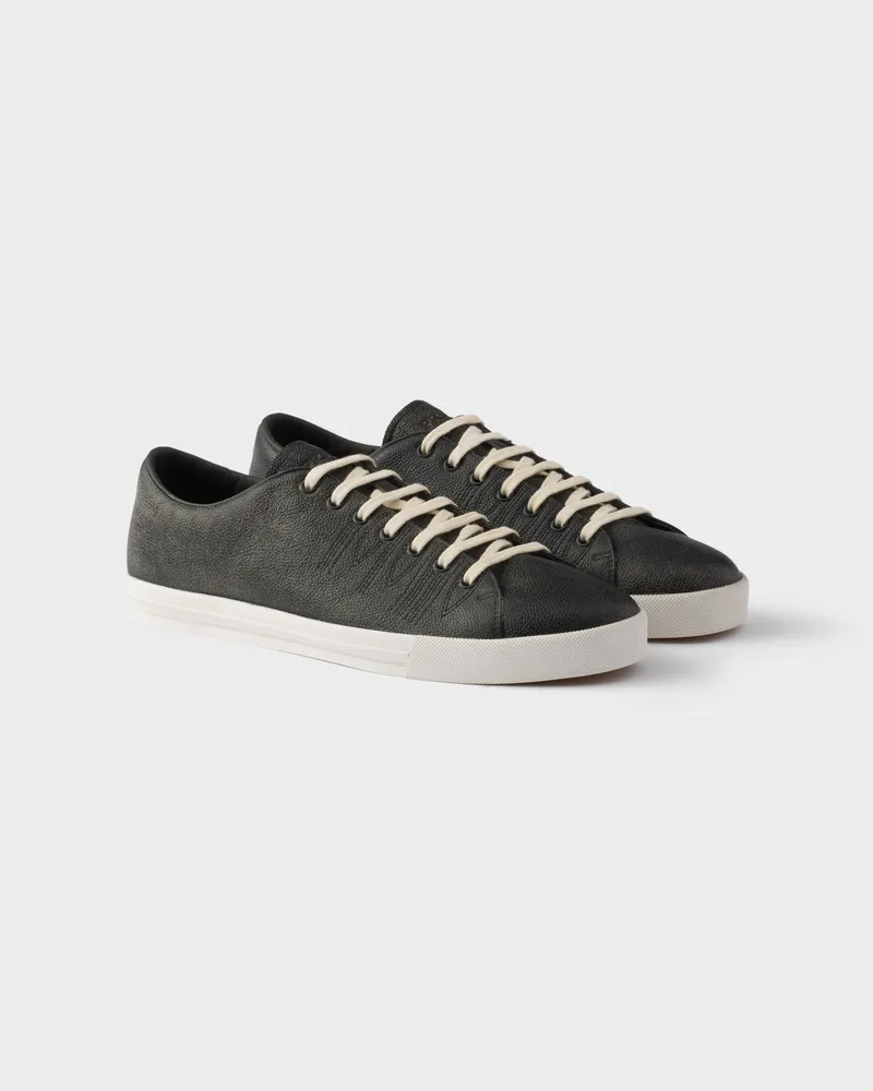 Prada Sneaker aus Leder mit gealterter Optik Schwarz